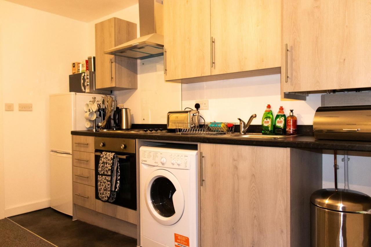 Livestay-Modern Apartment Minutes Away From Heathrow Slough Esterno foto