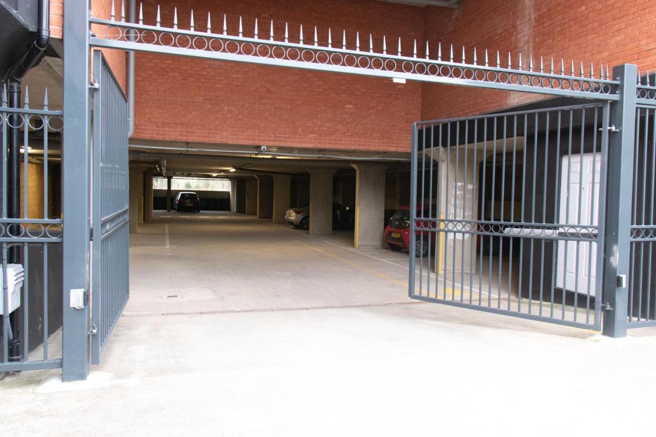 Livestay-Modern Apartment Minutes Away From Heathrow Slough Esterno foto